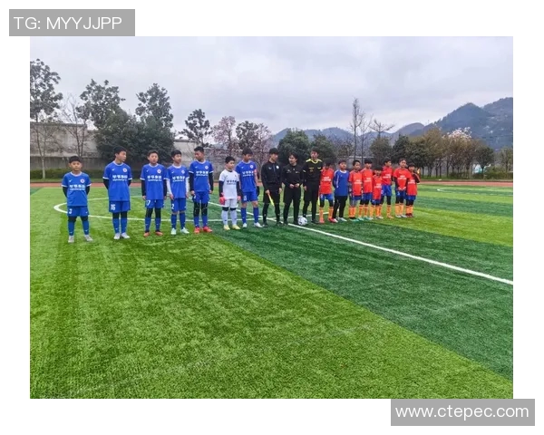 12岁足球少年梦想启航：从草根到球场的奋斗之路