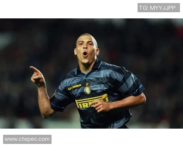 英国足球传奇球星莱恩克尔：从绿茵场到荧屏的辉煌历程与传奇故事